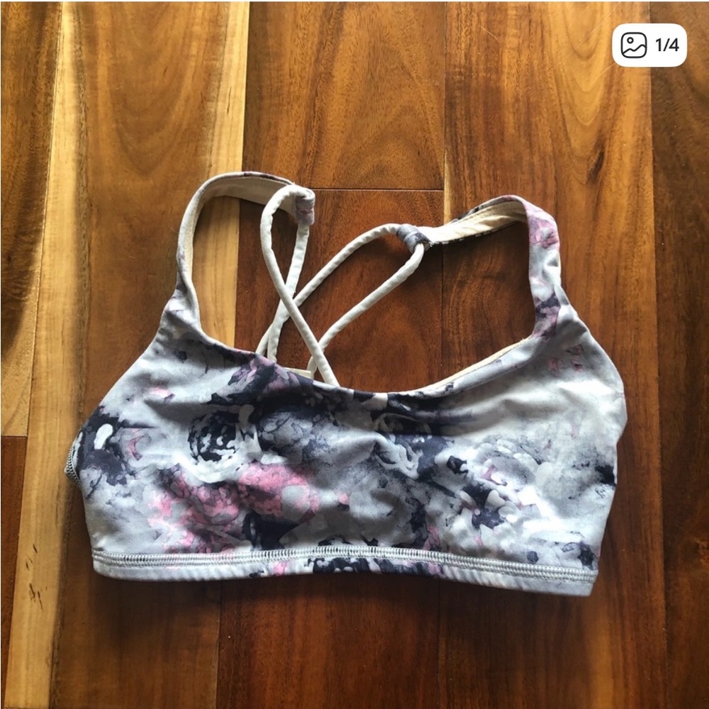 Lululemon sports bra size 4